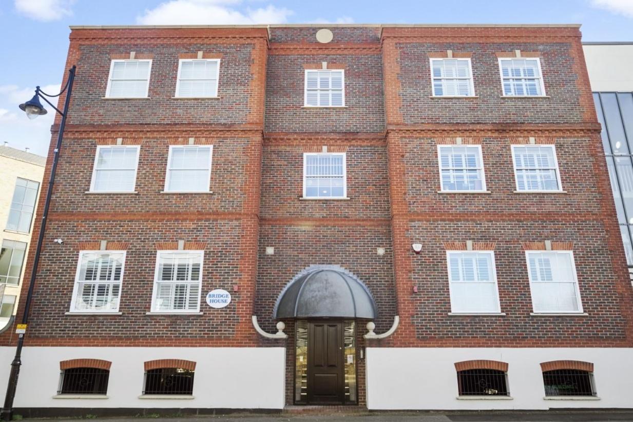 Ferienwohnung Flat 3 Bridge House Staines-upon-Thames Exterior foto